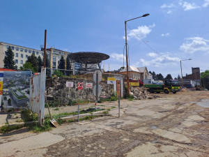 Stavba Centra urgentní medicíny je v plném proudu, nemocnice ji ukázala lidem