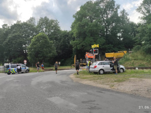 Video ze srážky vlaku s nákladním autem ve Stráži. Policie zjišťuje, zda fungovalo signalizační zařízení