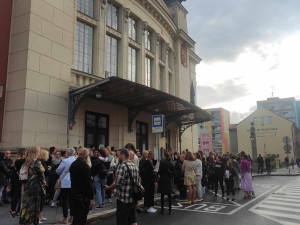 Vrabčáci i Jablonečané se loučili s Pavlem Žurem písní a potleskem