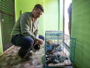 Češi chytají v Asii pašeráky a pytláky. Na kontě mají řadu úspěchů