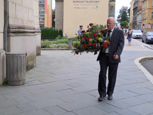Jablonec se rozloučil s Pavlem Žurem. Lidé se řediteli poklonili v divadle