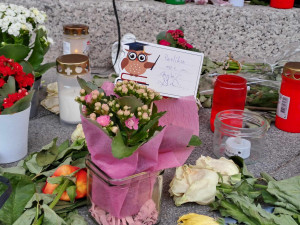 Jablonec se rozloučil s Pavlem Žurem. Lidé se řediteli poklonili v divadle