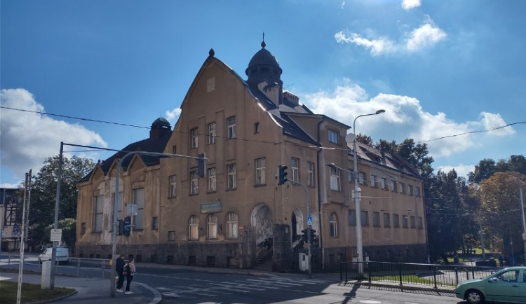 Bývalé městské lázně v Jablonci.