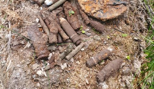 U hranic s Rakouskem našel muž protitankový granát a další munici