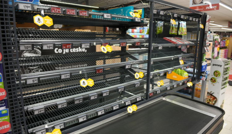 size4-16891592116789-2-pomahame-hezky-cesky-penny-pro-vcely