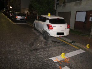 Řidič nezvládl jízdu a naboural dvě auta. Nadýchal přes dvě a půl promile