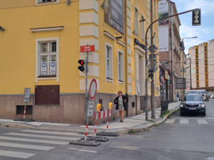 Husovkou neprojedete, uzavírka části ulice potrvá do druhé půlky srpna