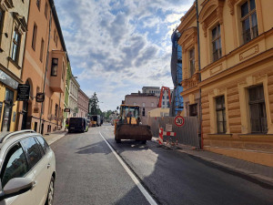 Husovkou neprojedete, uzavírka části ulice potrvá do druhé půlky srpna