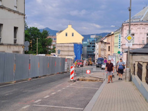 Husovkou neprojedete, uzavírka části ulice potrvá do druhé půlky srpna
