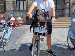 Do libereckých ulic vyjela sdílená kola. Čtvrt hodina jízdy je zdarma