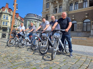 Do libereckých ulic vyjela sdílená kola. Čtvrt hodina jízdy je zdarma