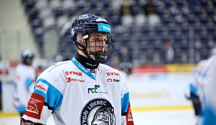 Po draftu i smlouva. Liberecký odchovanec Jakub Dvořák podepsal s Kings nováčkovský kontrakt