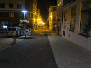 Zdemolované auto, porušení zákazu i karambol na kole. Za vším byl alkohol