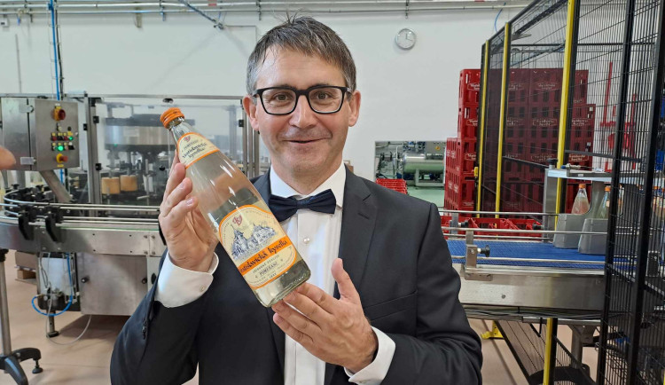 Jan Vokurka probudil spolu s kolegy Vratislavickou kyselku znovu k životu.