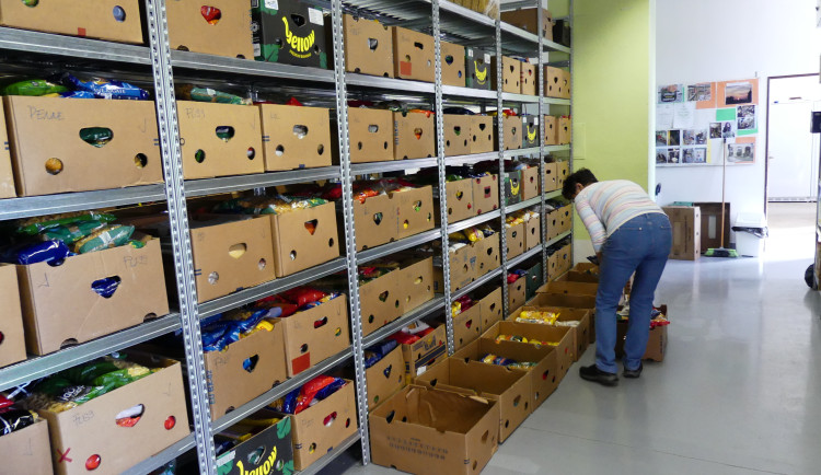 Liberecká potravinová banka bude nově balíčky rozvážet přímo klientům