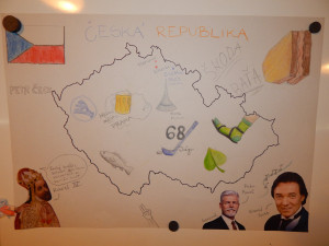 Děti se tří zemí poznávají na letním táboře v ekocentru přírodu Jizerských hor