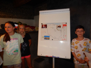 Děti se tří zemí poznávají na letním táboře v ekocentru přírodu Jizerských hor