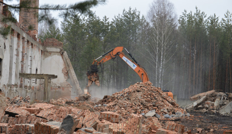 V bývalém vojenském prostoru Ralsko připravuje kraj další demolice