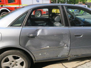 Řidička si nevšimla malého motorkáře a vjela mu rovnou do cesty