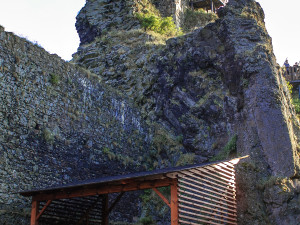 Zažijte romantické večery na Troskách, v letním kině nebo u táboráku