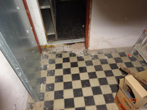 Dříve vyhlášenou zmrzlinárnu zavřela inspekce. Našla trus hlodavců i plesnivé potraviny