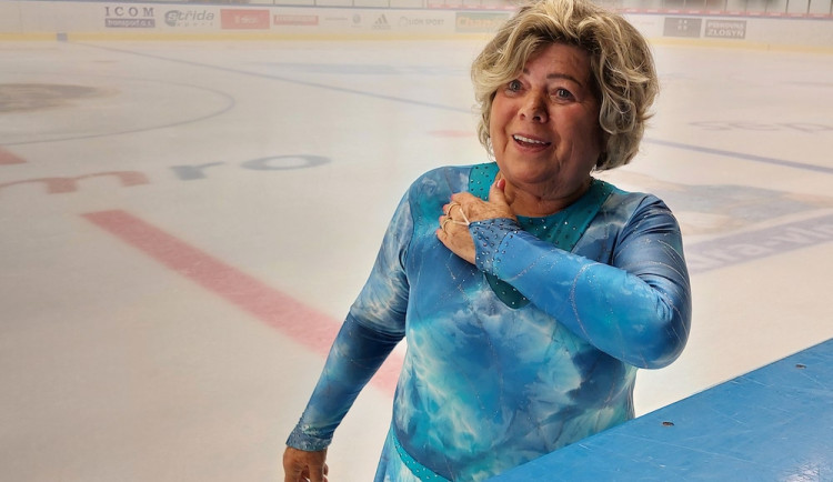 Nejstarší česká krasobruslařka Jana Přibylová je z Tanvaldu. Trenérku jí dělá dcera