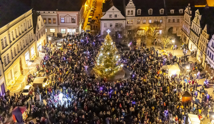 Hledá se smrk. Město Frýdlant začíná s výběrem vánočního stromku