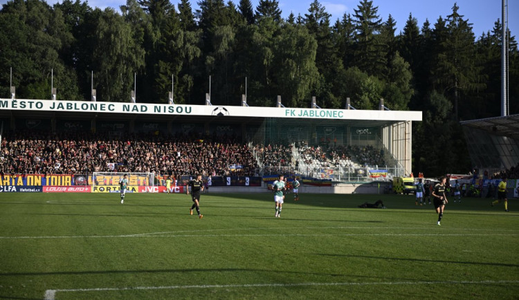 Propagace fašismu a výtržnictví. Zápas Sparty v Jablonci šetřila policie