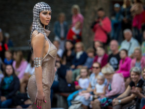 Oslavy české bižuterie a módy. Křehkou krásu navštívila i první dáma