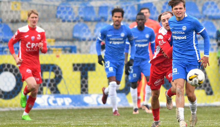 Slovan přivítá Pardubice. Jejich trenér Kováč jede do Liberce vyhrát