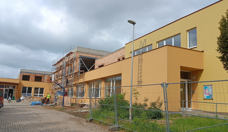 Rekonstrukce školy v Liberci bude o pětinu dražší. Cena se vyšplhala nad 100 milionu korun