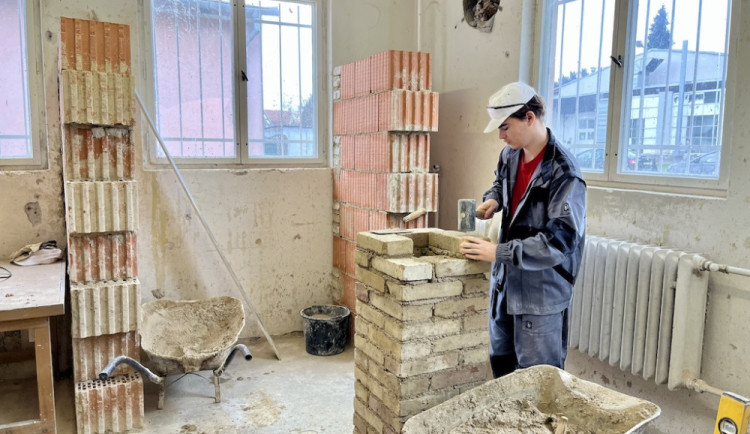 Každý druhý školák na učňáku je finančně negramotný, zjistili experti