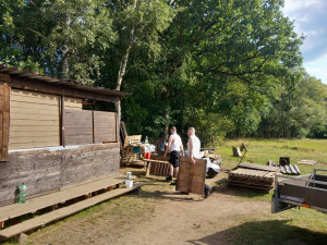 Odsouzení z liberecké věznice pomáhali s úklidem letního tábora