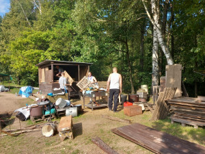 Odsouzení z liberecké věznice pomáhali s úklidem letního tábora