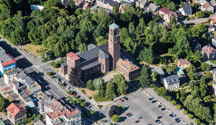 Horní náměstí v Jablonci.