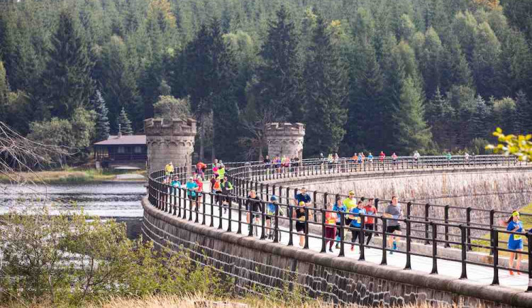 Jizerská padesátka v létě? Velká výzva pro běžecké fajnšmekry, ale i program pro celé rodiny