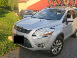 Řidič osobáku nedal přednost motorce, její řidič skončil v nemocnici