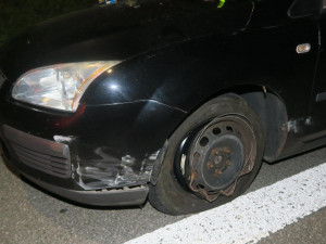 Nevěnovala se řízení a bourala. Poničila si auto a zaplatila pokutu