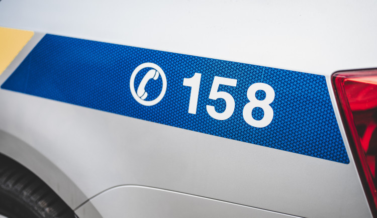 Při potyčce měl muž napadnout nožem mladíka, událost řeší policie