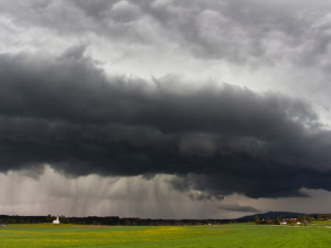 Meteorologové varují. V Libereckém kraji bude do úterý vydatně pršet