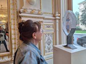 Sklo na náměstí, v tramvaji i botanické zahradě. V Liberci probíhá sklářský festival