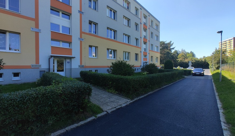 Česká Lípa chce dávat víc peněz do oprav zanedbaných komunikací a chodníků