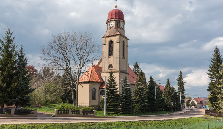 Kostel sv. Bonifáce v Hanychově.