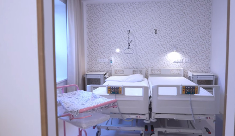 Nemocnice v Jilemnici modernizovala porodnici, novinkou je celodenní raut