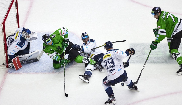 Vlach rozhodl derby s Boleslaví, Tygři berou první výhru