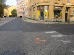 Hledá se koloběžkář, kterého porazilo auto a on z místa nehody ujel