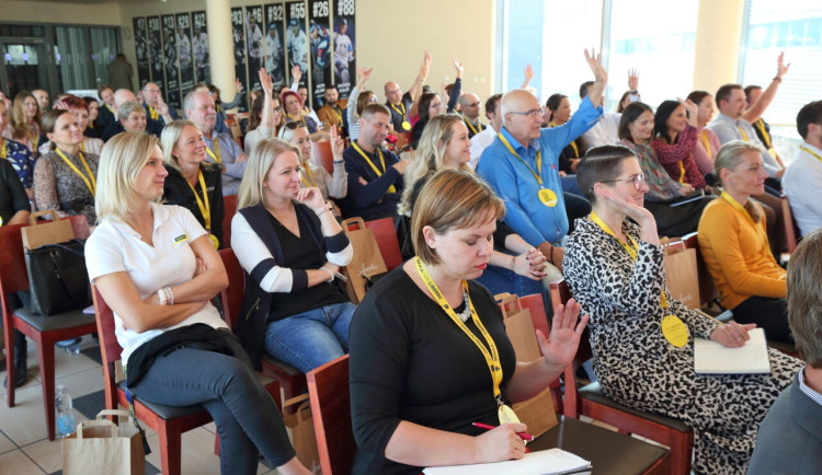 EDUCA WEEK 2023 nabídne mistra etikety Špačka nebo motivačního mága Mühlfeita