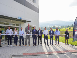 Bývalou drůbežárnu v Doubí nahradil moderní závod na mikročipy