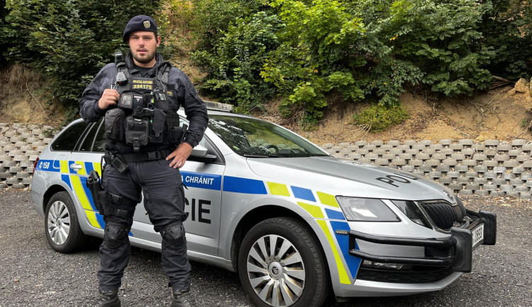 Policista z Hrádku nad Nisou pracoval i ve svém volnu. Zadržel muže, který měl zákaz řízení