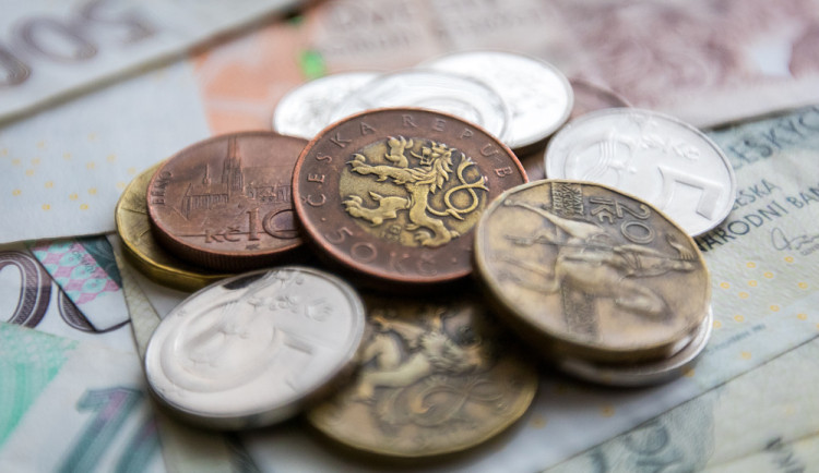 Ministerstvo navrhuje zvýšit od ledna minimální mzdu o 1 600, nebo o 2 100 korun